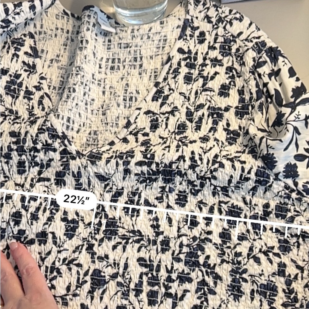 Old Navy 2X Plus Blue and White floral dress with shirred top and elastic cuffs - Picture 8 of 9